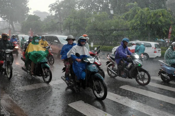大雨、 雨季在胡志明市 — 图库照片
