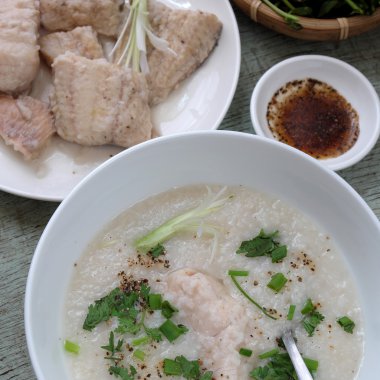 Vietnamca gıda, balık çorbası