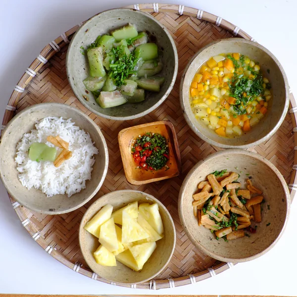 Краєвид Єтнамська Щоденна Їжа Обіду Лоток Рисової Страви Димом Супова — стокове фото