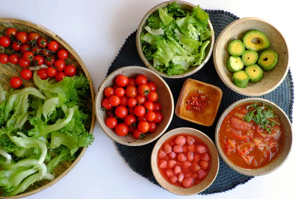 Єтнамська Здорова Їжа Веганським Інгредієнтом Зеленому Червоному Салатному Поєднанні Томатним — стокове фото
