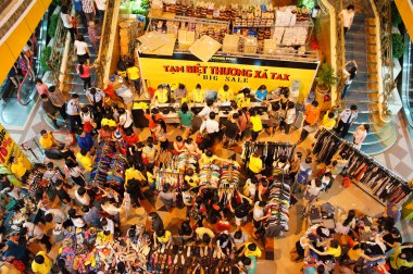 shoping Merkezi, kapalı sezon satış kalabalık