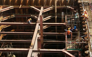 inşaatta çalışan vietnam inşaat işçisi