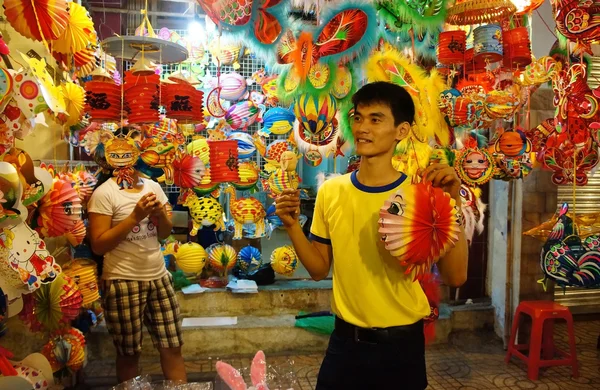 Vietname lanterna rua, mercado ao ar livre — Fotografia de Stock