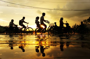 Ho Chi Minh city, sel gelgit, günbatımı