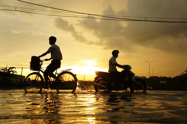 Ho Chi Minh city, flood tide, sunset — Stock Photo, Image