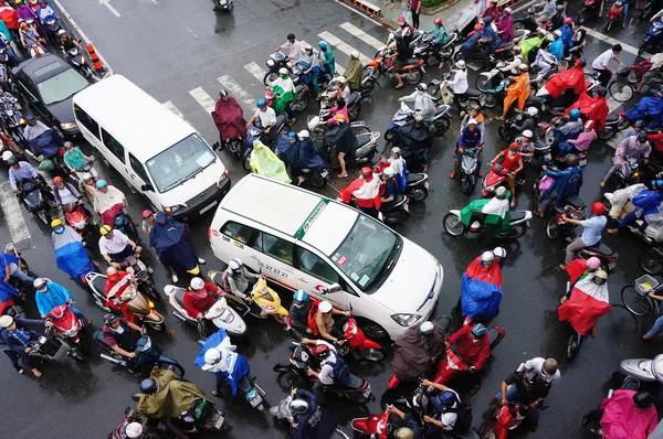Forgalmi dugó, Ázsia város, csúcsforgalom, esőnap — Stock Fotó