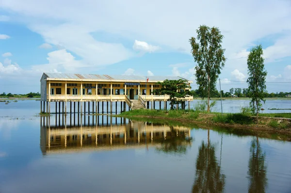 Shool vietnamita en temporada inundada —  Fotos de Stock