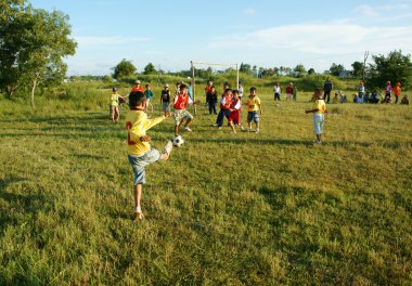 Asyalı çocuk futbol, beden eğitimi