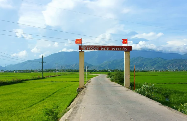 Úžasné scenérie, vietnamštině vesnička brána — Stock fotografie