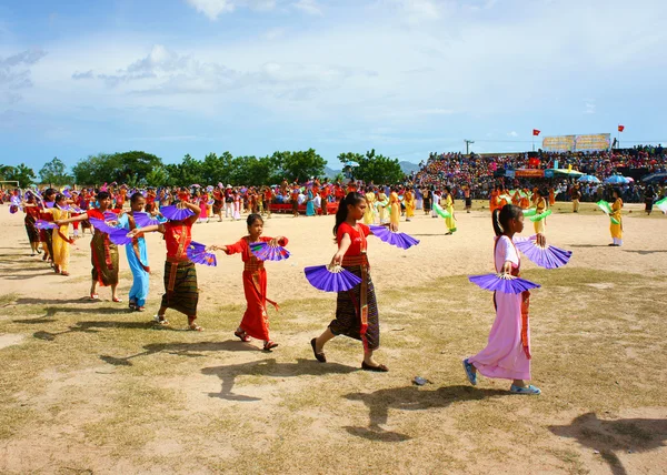 Spectacle incroyable, stade vietnamien, carnaval de Kate — Photo