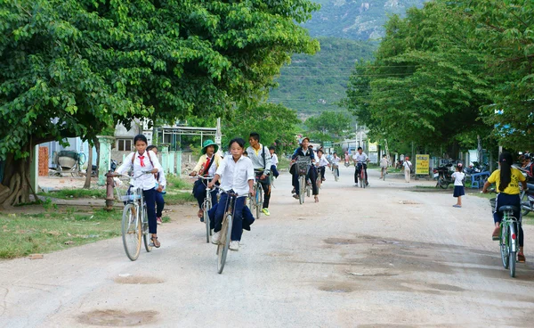 Asian children, Vietnamese countryside pupil — Stock Photo, Image