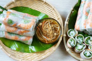 Vietnamca gıda, goi cuon, salata rulo