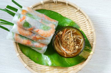 Vietnamca gıda, goi cuon, salata rulo