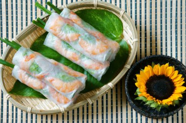 Vietnamca gıda, goi cuon, salata rulo