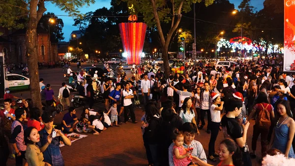 Cena urbana lotada, feriado no Vietnã — Fotografia de Stock