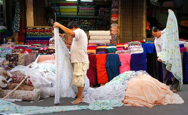 Mercado asiático de tejidos — Foto de Stock