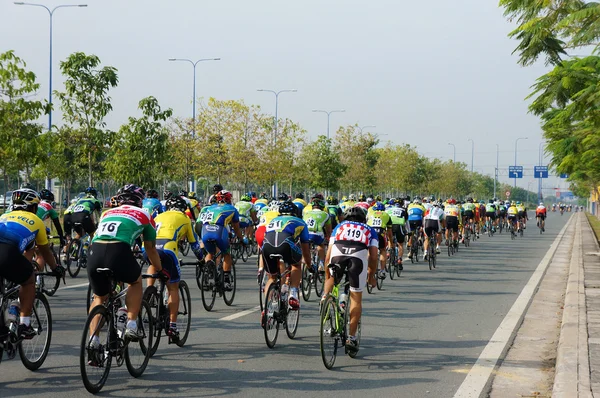 Course cycliste, Asie activité sportive, cavalier vietnamien — Photo