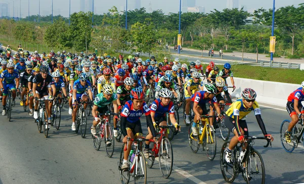 Course cycliste, Asie activité sportive, cavalier vietnamien — Photo