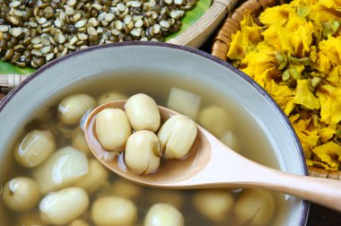 Vietnamca gıda, tatlı lotus tohum yulaf çorbası