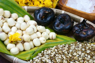 Vietnamca gıda, tatlı lotus tohum yulaf çorbası