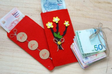Vietnam Tet, kırmızı zarf, şanslı para