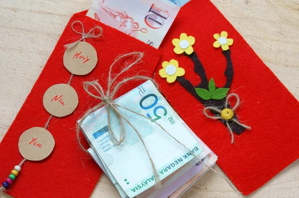 Vietnam Tet, kırmızı zarf, şanslı para