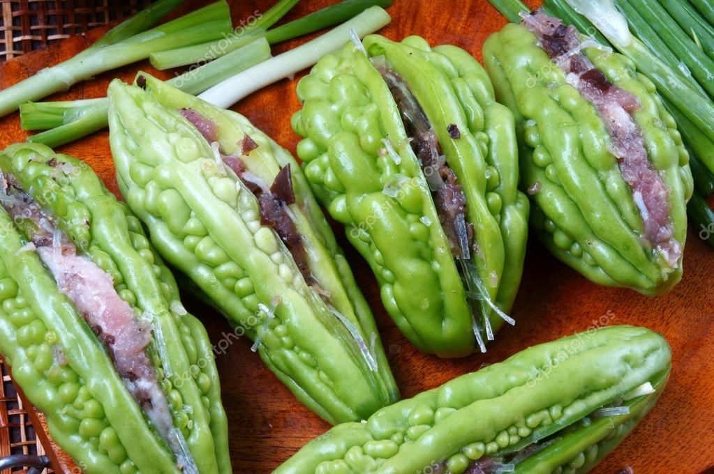Comida vietnamita, melón amargo, carne molida 2023