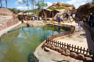 Dalat, Vietnam turizm, heykel tünel 