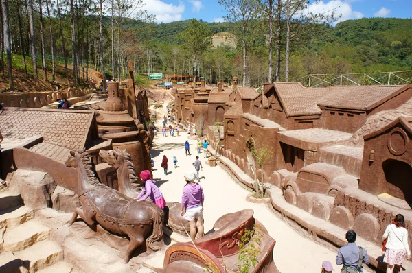 Dalat, Vietnam tourism, sculpture tunnel — Stock Photo, Image