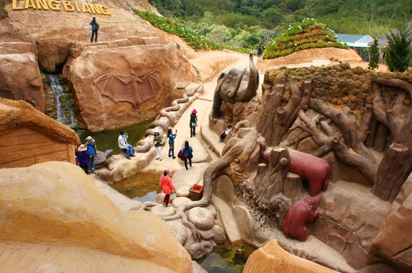 Dalat, Vietnam turism, skulptur tunnel — Stockfoto