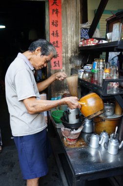 Asya adam, Kahve Dükkanı, özel iş
