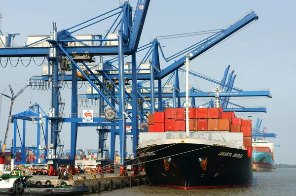 Transportation, export, import, Ho Chi Minh port — Stock Photo, Image