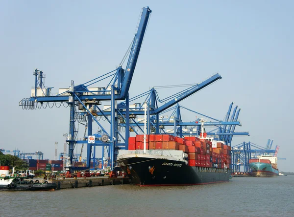 Transportation, export, import, Ho Chi Minh port — Stock Photo, Image