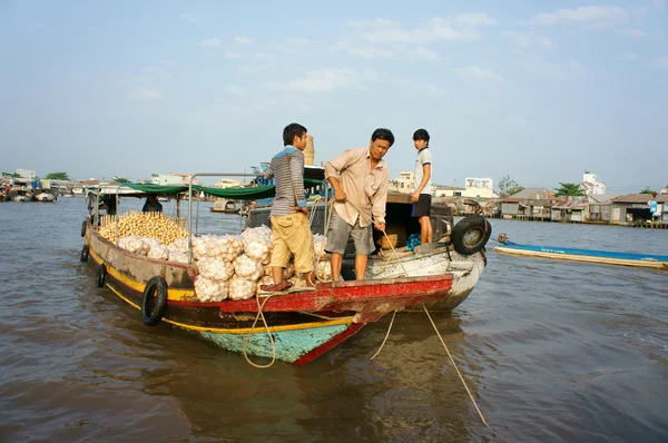 Mercado flotante de Cai Rang, viajes al Delta del Mekong —  Fotos de Stock