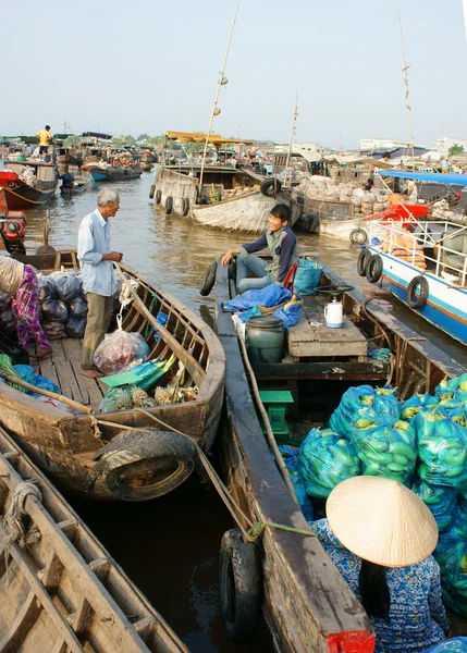 Mercado flotante de Cai Rang, viajes al Delta del Mekong — Foto de Stock