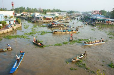 Kalabalık, Nga Nam yüzen pazarı, Mekong Delta seyahat