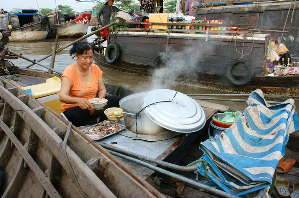 Cai Rang pływających rynku, Mekong Delta travel — Zdjęcie stockowe