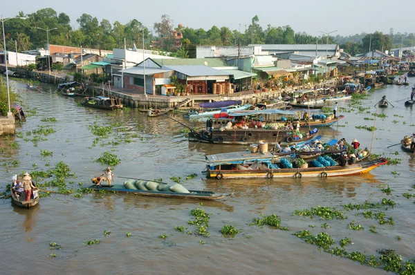 Trångt, Nga Nam flytande marknaden, Mekongdeltat resa — Stockfoto