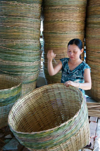 Asia pueblo comercial, cesta de bambú, delta del Mekong —  Fotos de Stock