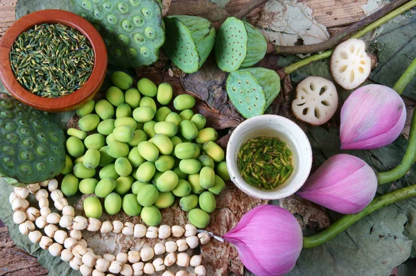 Коллекция цветов лотоса, семян, чая, здоровой пищи — стоковое фото