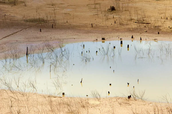 Épuisement des sources d'eau, sécheresse, sécurité de l'eau — Photo