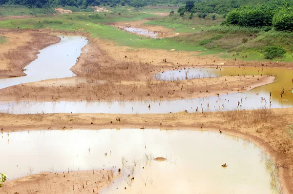 Vyčerpání zdroje vody, sucha půdy, vodní bezpečnost — Stock fotografie