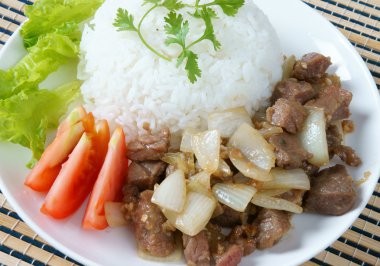 Vietnamca gıda, bo luc lac, sığır eti