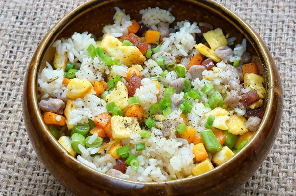 Vietnamese food, fried rice, Asian eating — Stockfoto