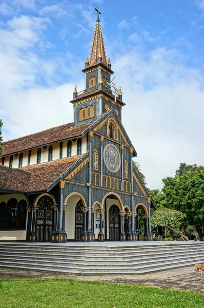 Kontum wooden church, ancient cathedral, heritage — Zdjęcie stockowe