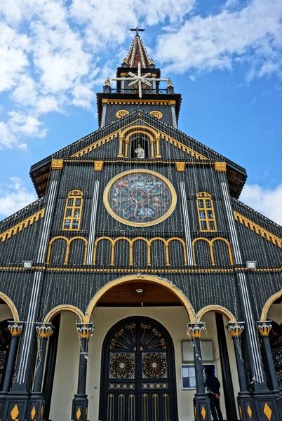 Eglise Kontum en bois, ancienne cathédrale, patrimoine — Photo