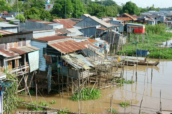 Residencial, casa flutuante, pobre, vida precária — Fotografia de Stock