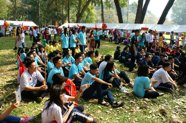 Estudante do ensino médio asiático, atividade, acampamento — Fotografia de Stock