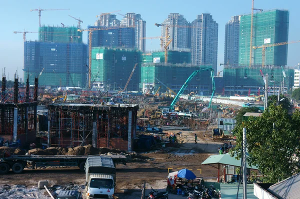 Asiatische Stadt, Baustelle, Bau von Mehrfamilienhäusern — Stockfoto