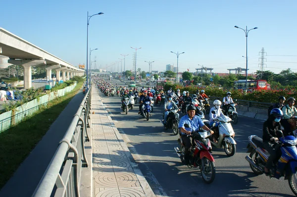Crowded, Vietnam, Asia ctiy, vehicle, exhaust fumes — Stock Photo, Image